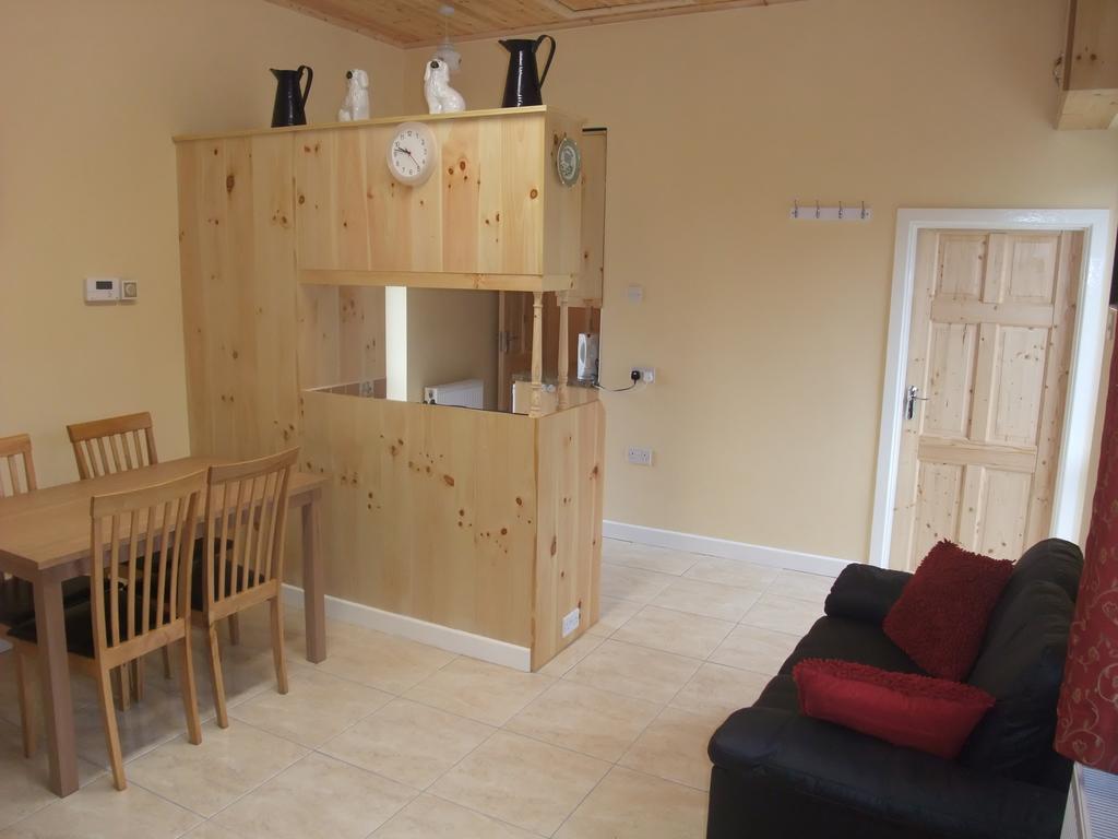Katie'S Cottage Achill Sound Chambre photo