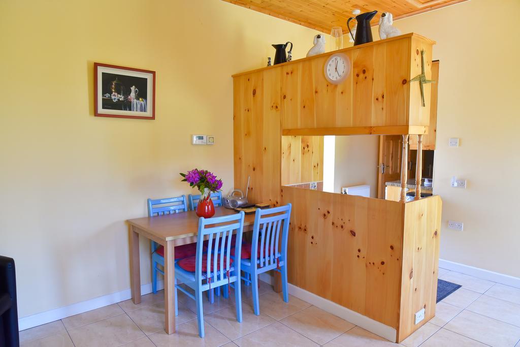 Katie'S Cottage Achill Sound Extérieur photo